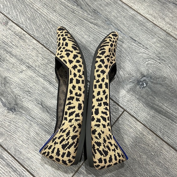 • Rothy’s • The Point Washable Pointed Toe Flats Cheetah Print Black Tan 7.5 - Picture 4 of 6